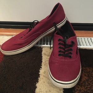 Burgundy Vans sz7